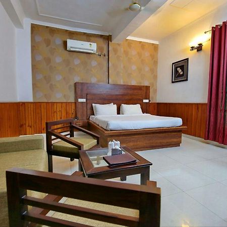 Red Apple Hotel Sangrur Ngoại thất bức ảnh